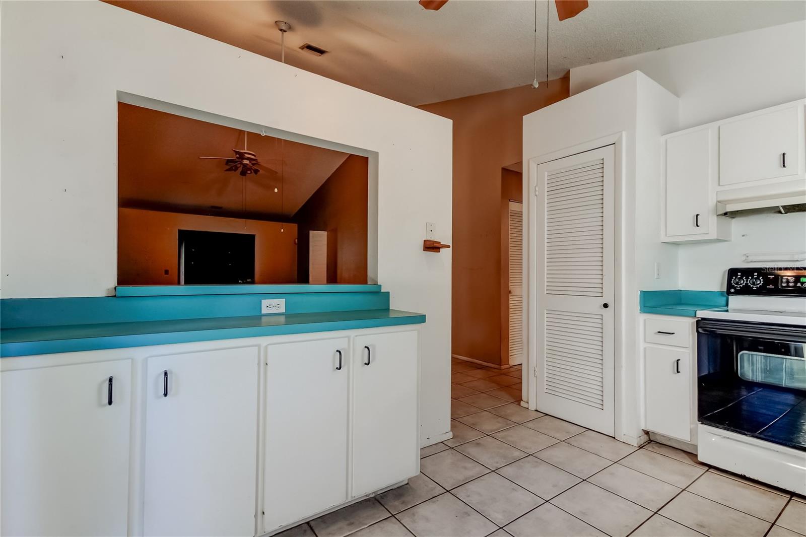 COLONIAL TERRACE - Residential