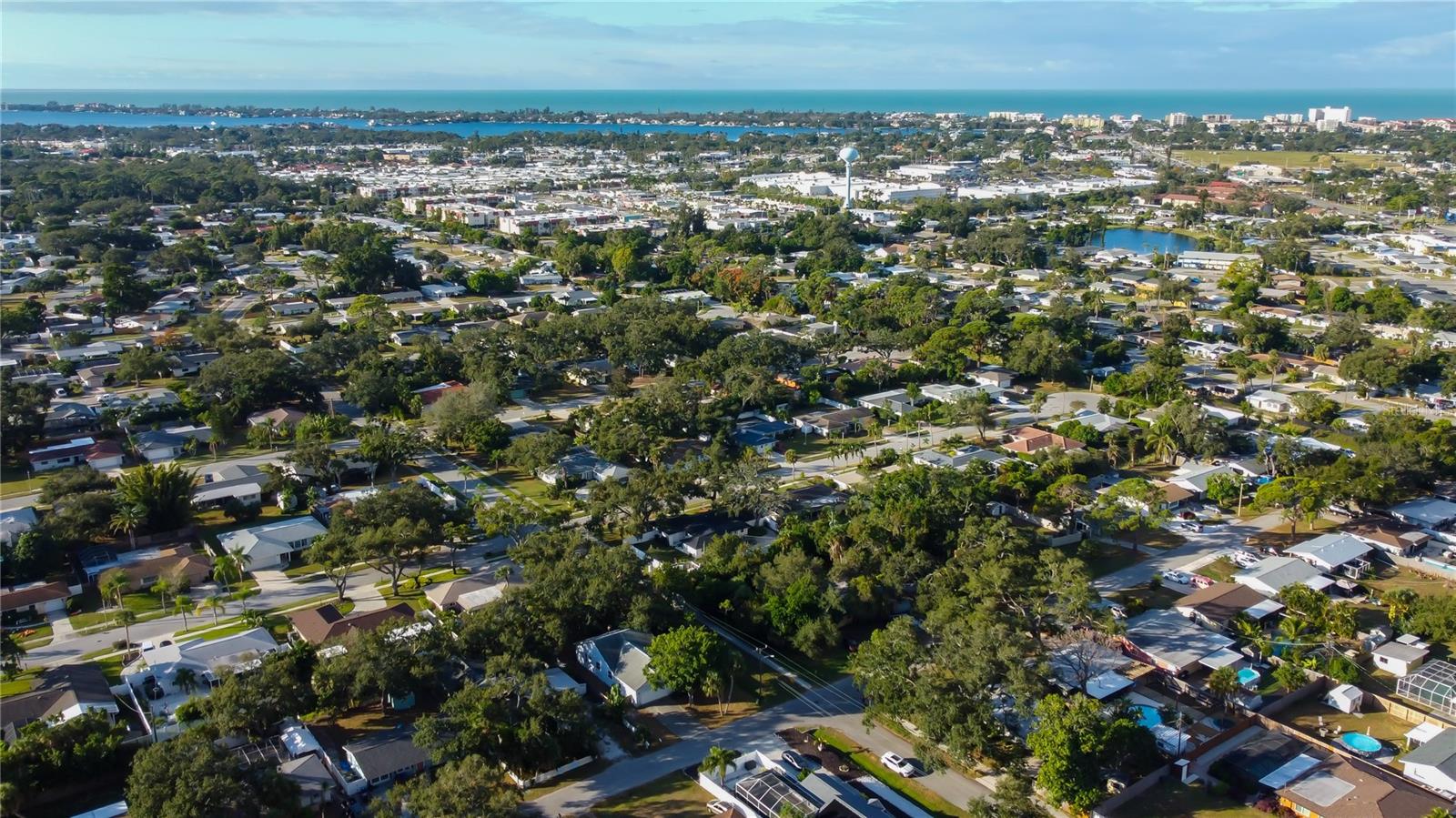 COLONIAL TERRACE - Residential