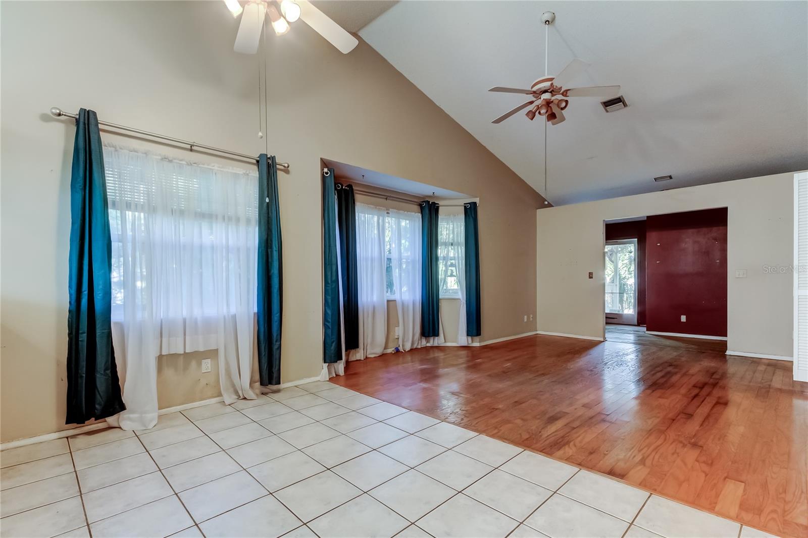 COLONIAL TERRACE - Residential