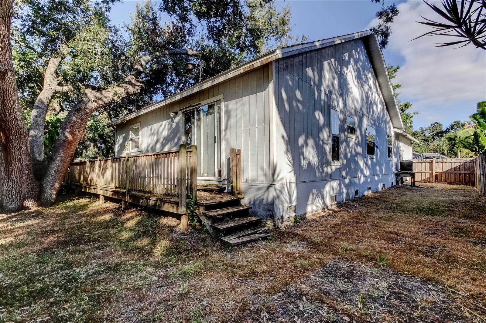 COLONIAL TERRACE - Residential