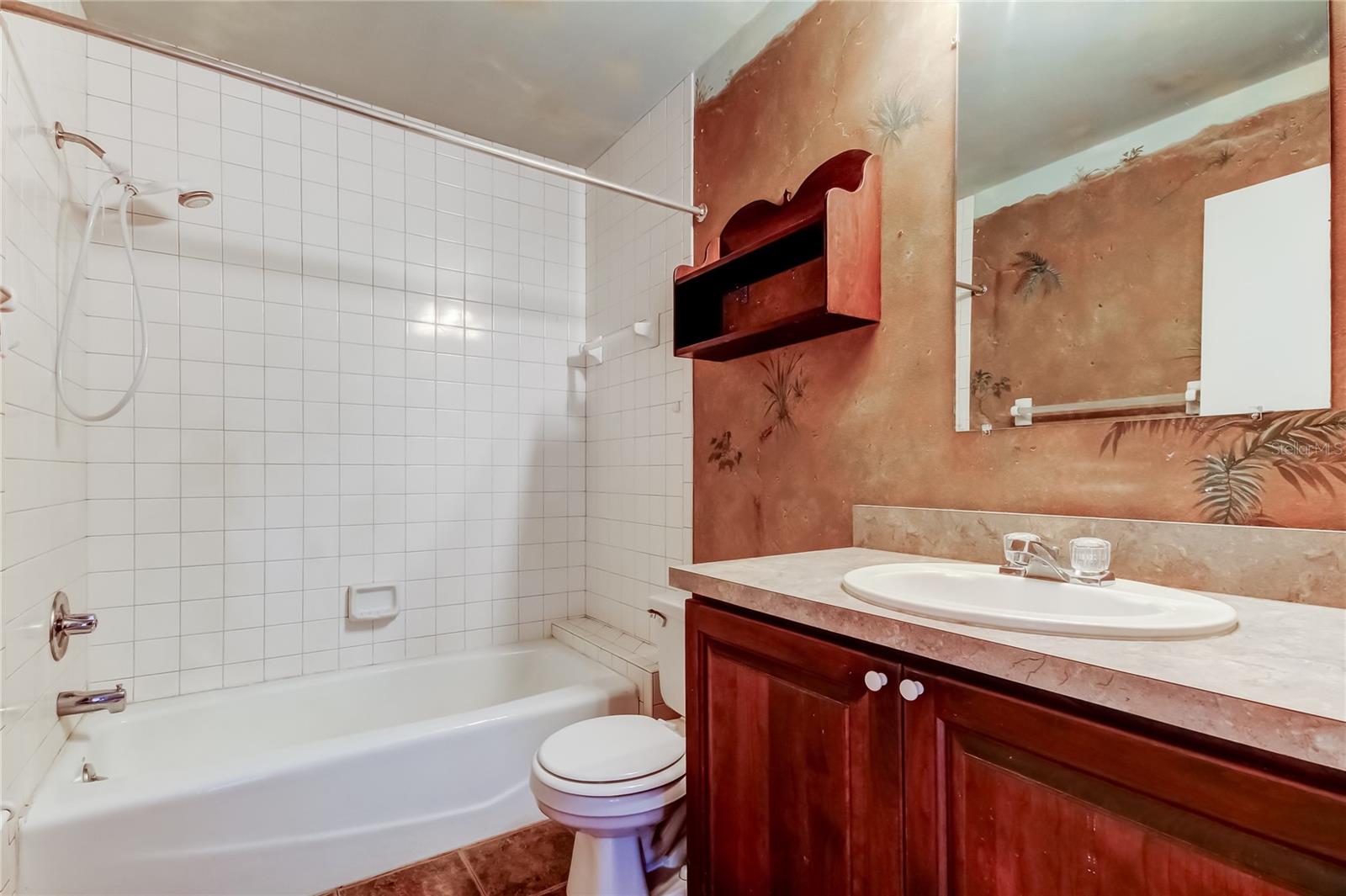 COLONIAL TERRACE - Residential