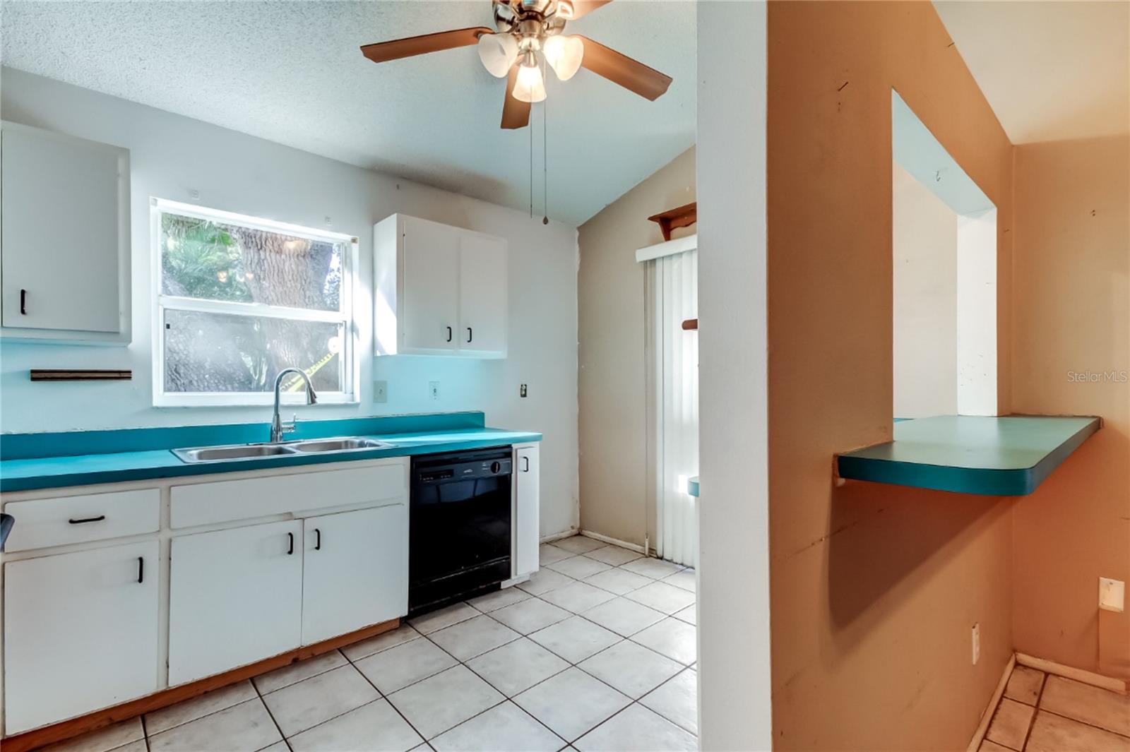 COLONIAL TERRACE - Residential