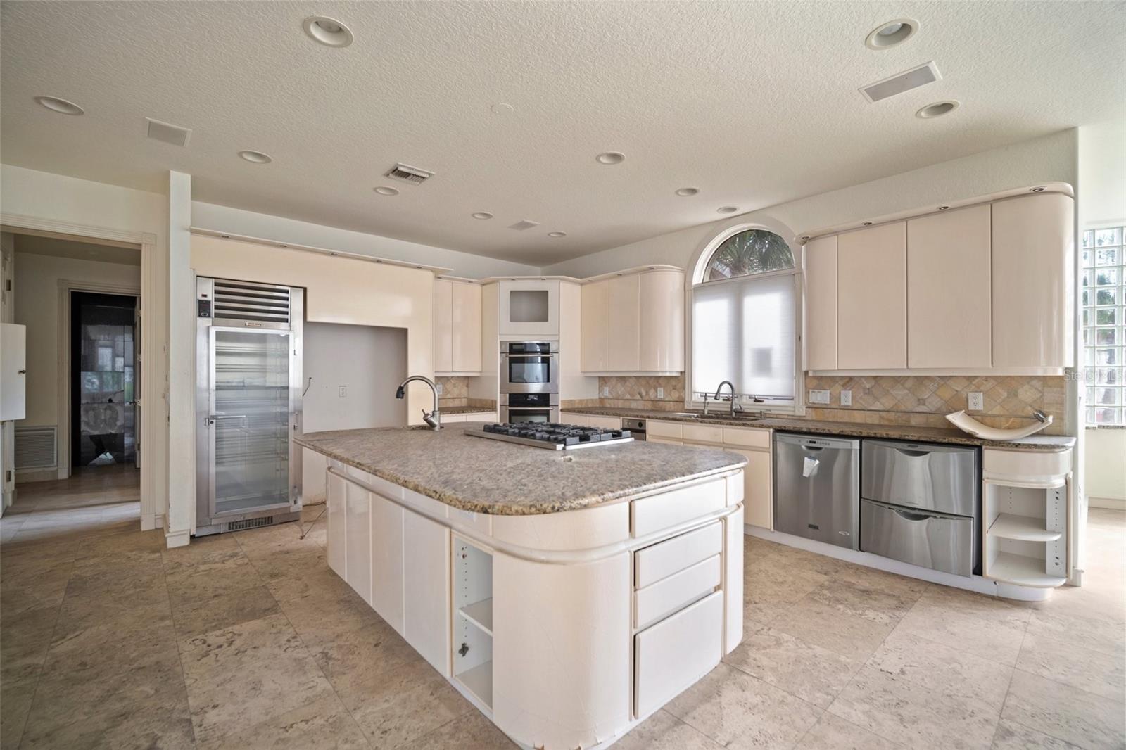 TIERRA VERDE UNIT 1 4TH REP TR B REP - Residential