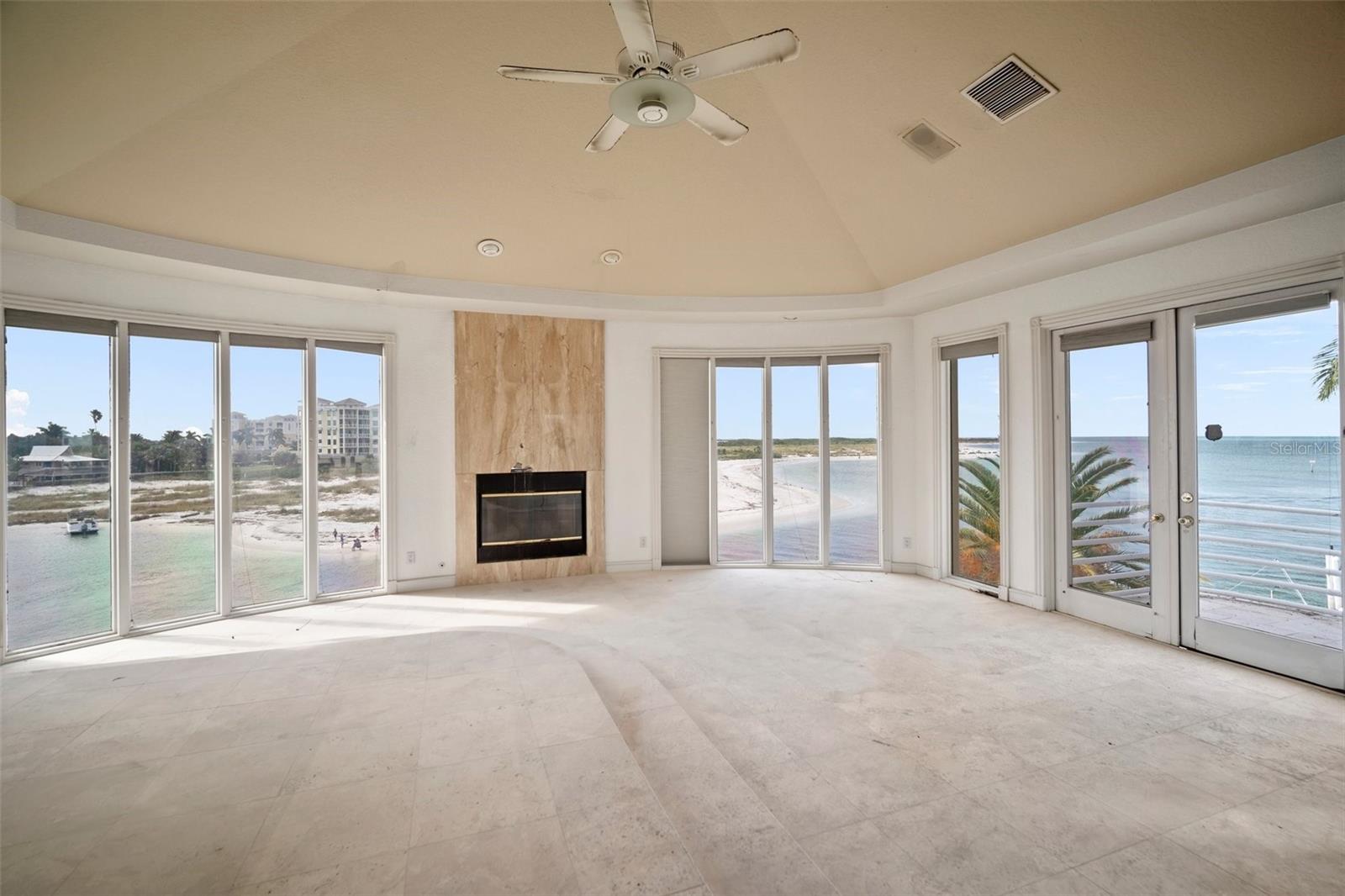 TIERRA VERDE UNIT 1 4TH REP TR B REP - Residential