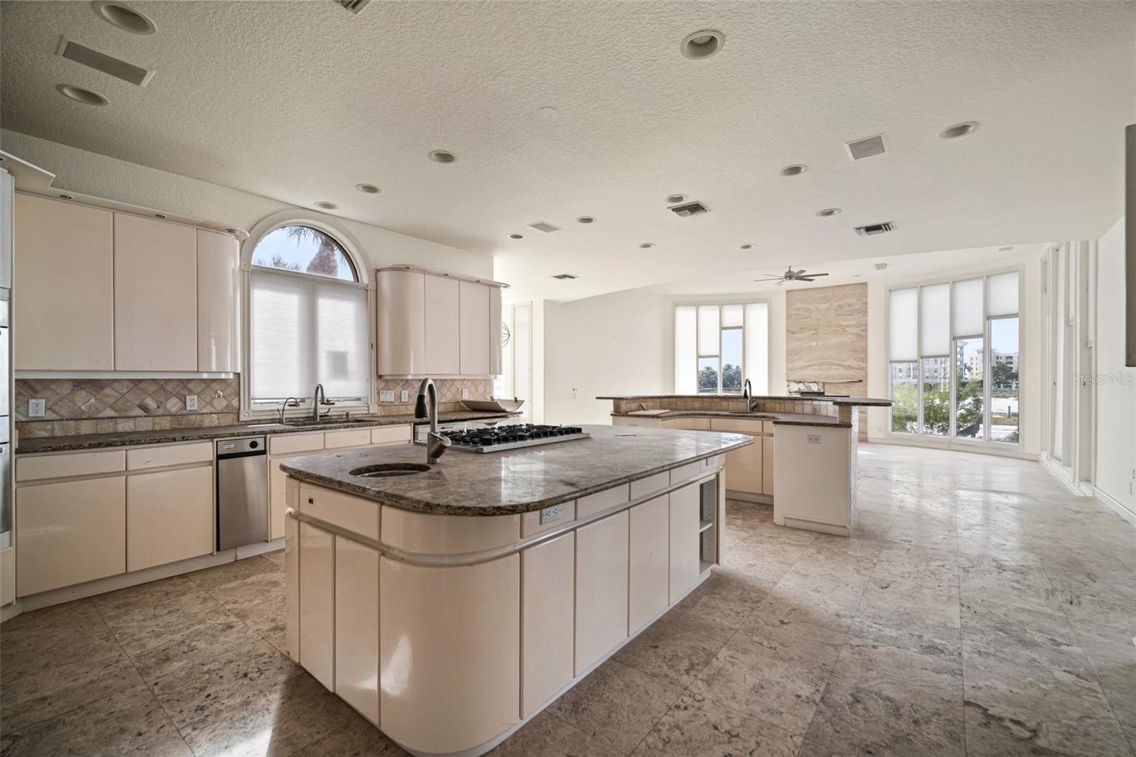 TIERRA VERDE UNIT 1 4TH REP TR B REP - Residential