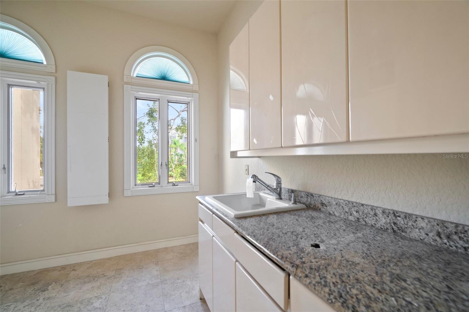 TIERRA VERDE UNIT 1 4TH REP TR B REP - Residential