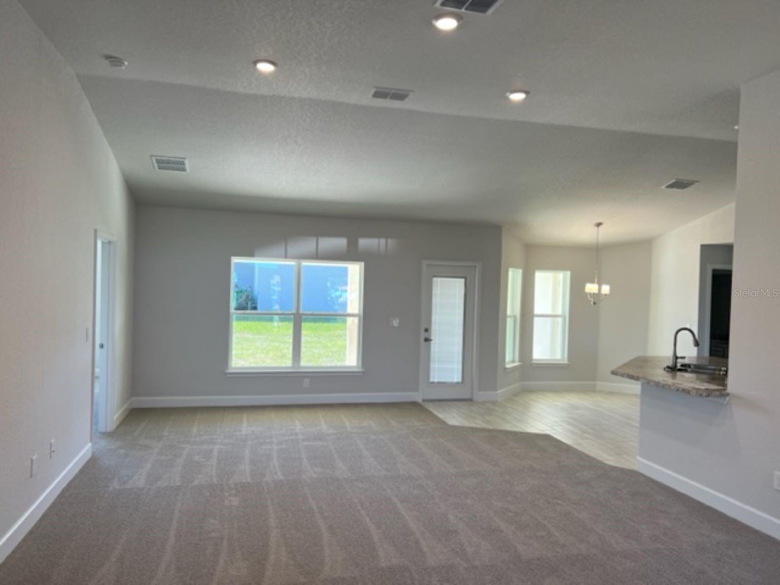 SUMMERCREST - Residential