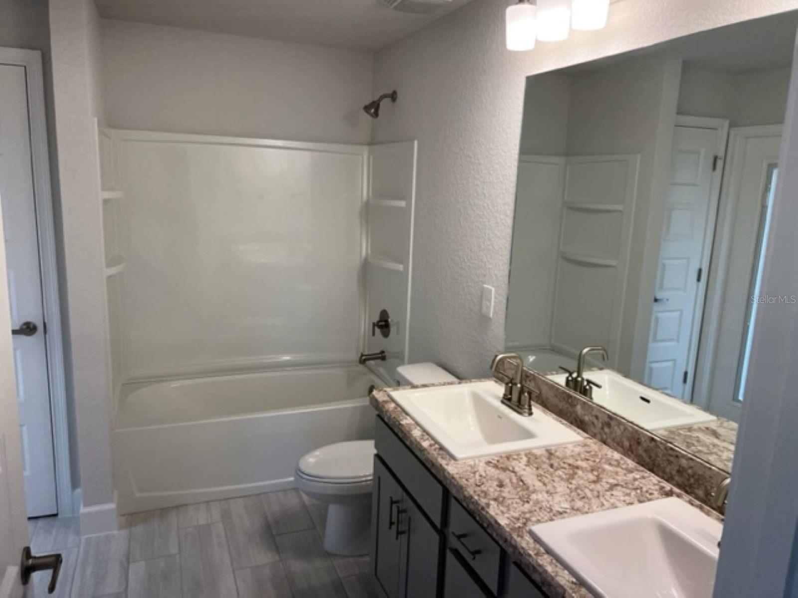 SUMMERCREST - Residential