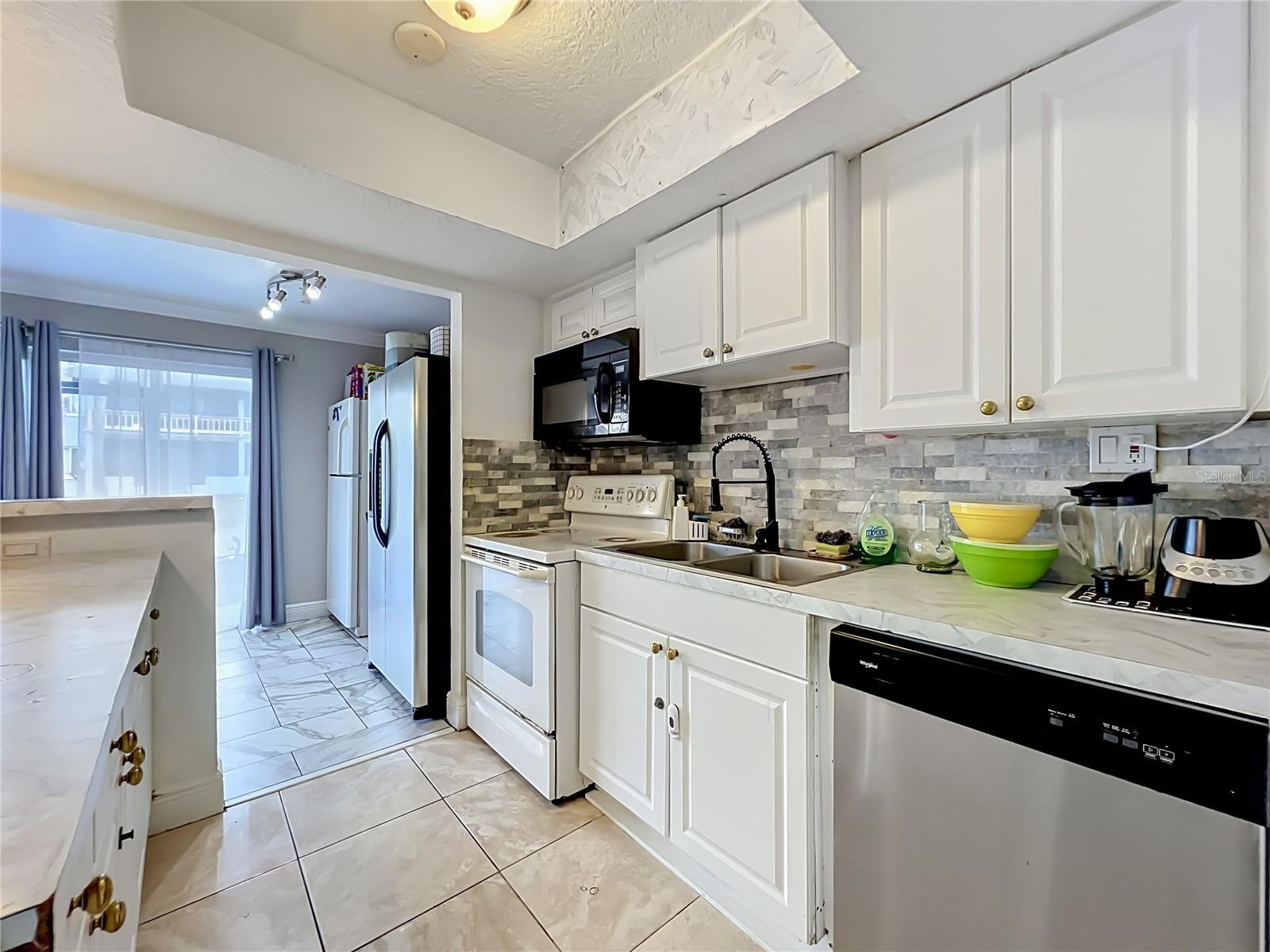 MILLENNIUM PALMS - Residential