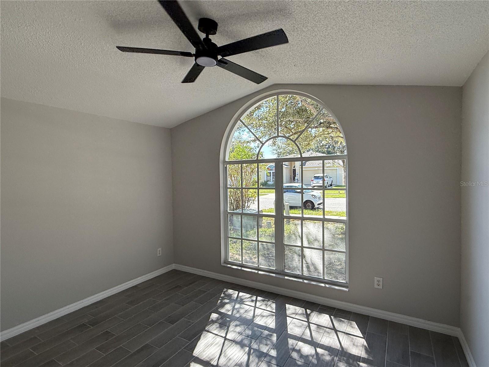 EAGLERIDGE PH 02 - Residential