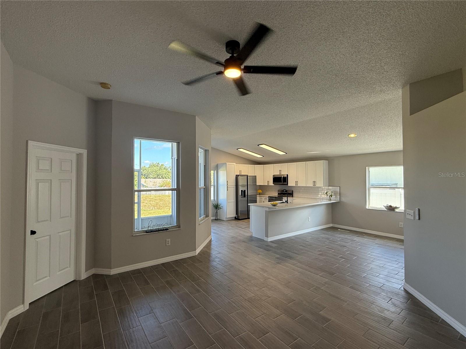 EAGLERIDGE PH 02 - Residential