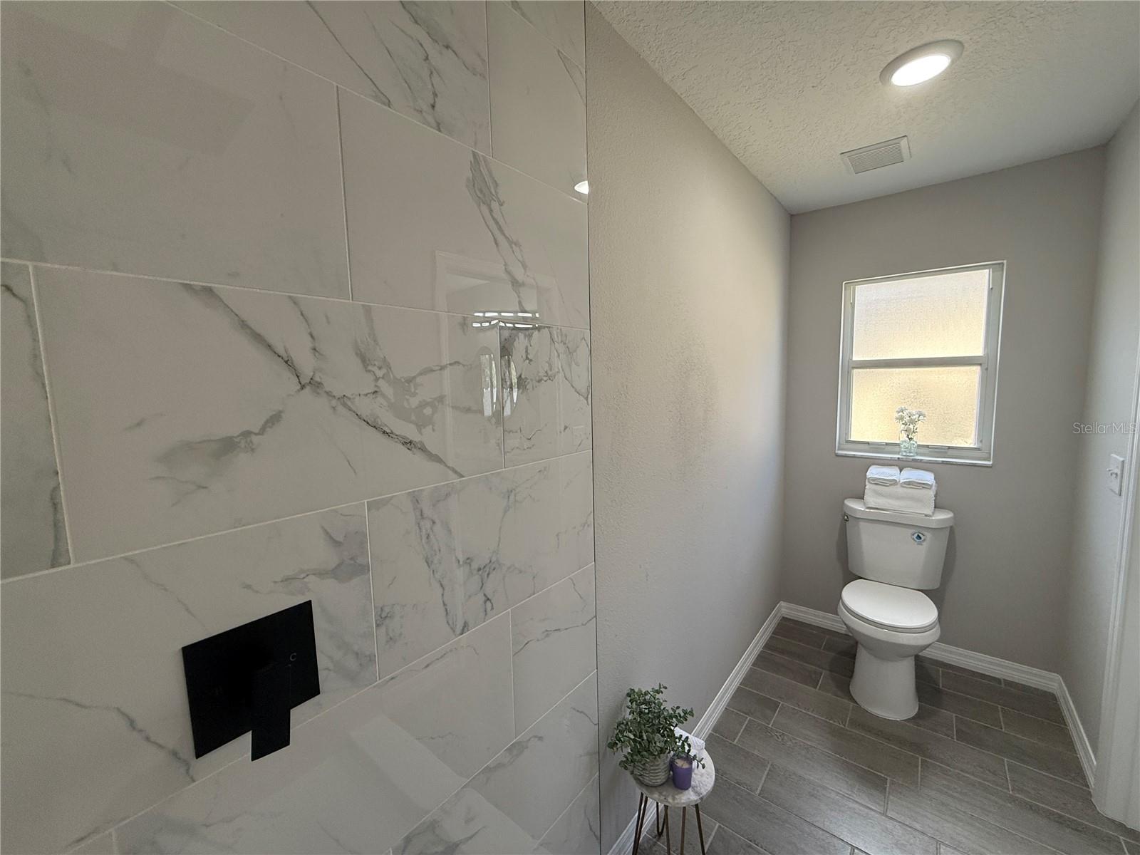 EAGLERIDGE PH 02 - Residential