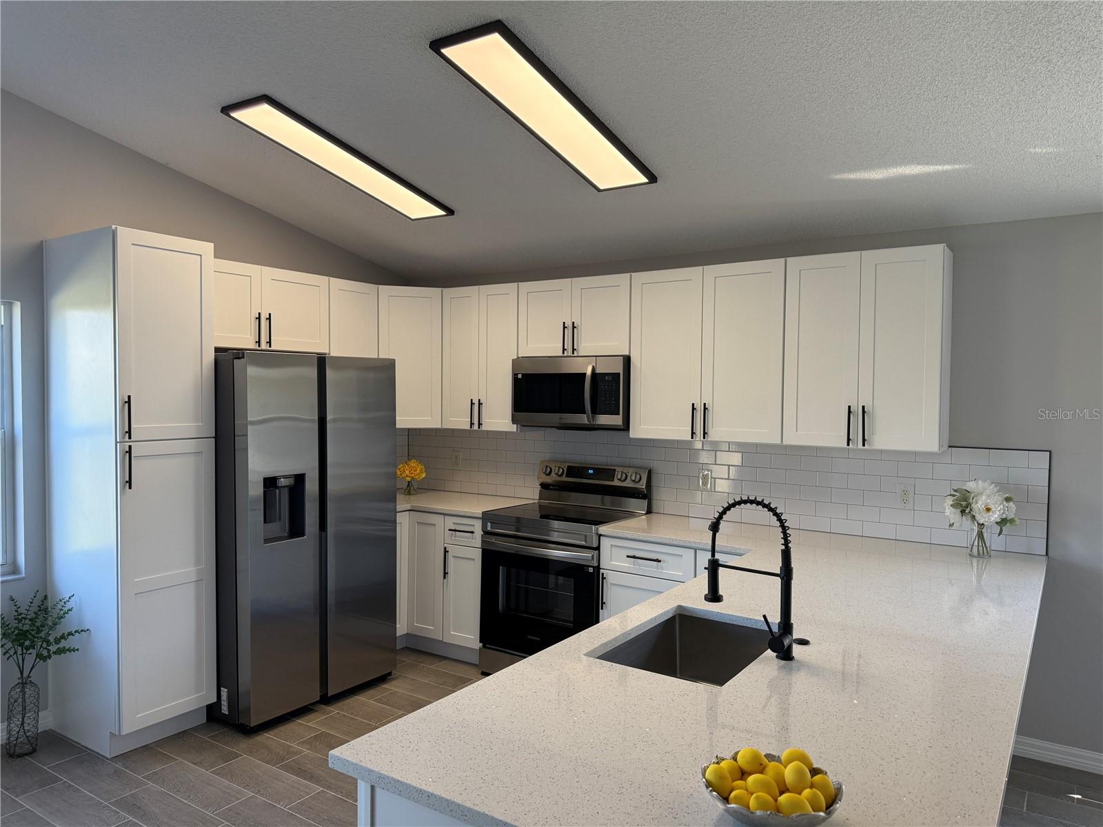 EAGLERIDGE PH 02 - Residential