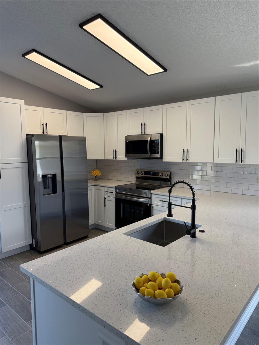 EAGLERIDGE PH 02 - Residential