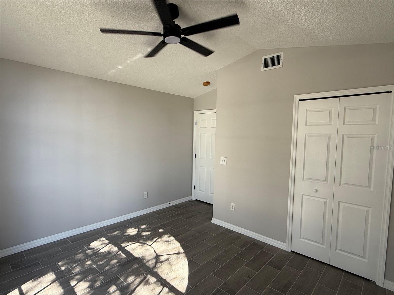 EAGLERIDGE PH 02 - Residential