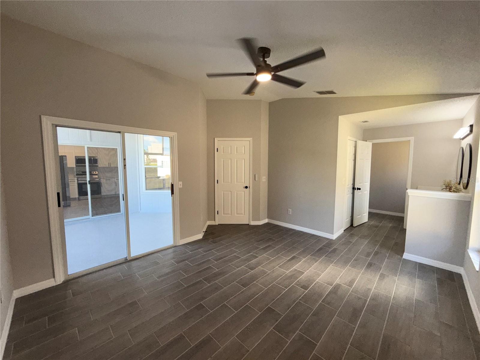 EAGLERIDGE PH 02 - Residential