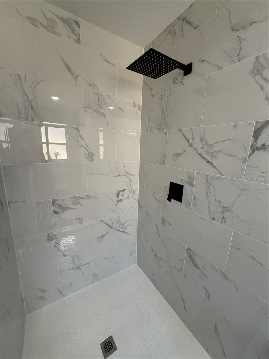 EAGLERIDGE PH 02 - Residential