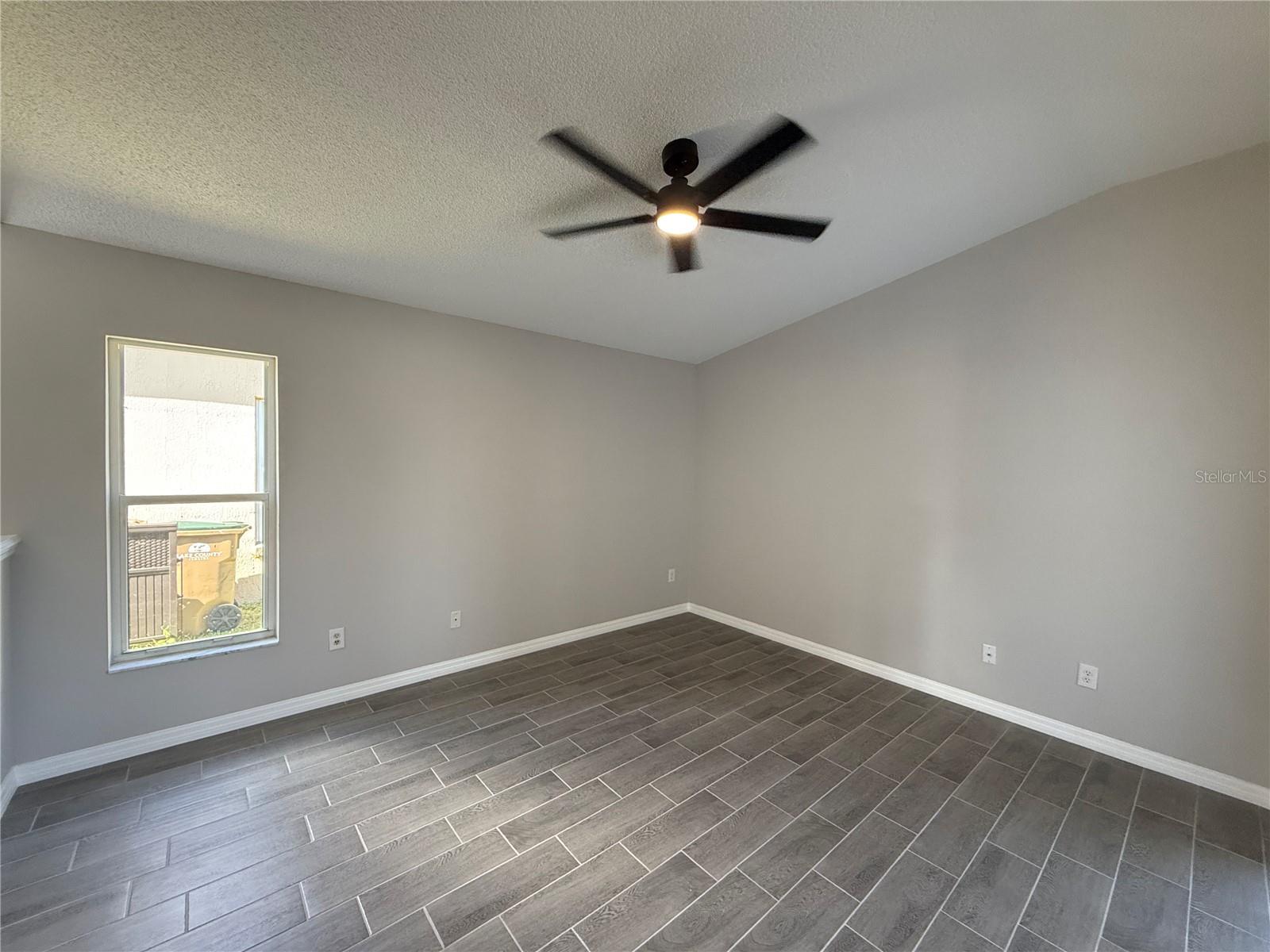 EAGLERIDGE PH 02 - Residential