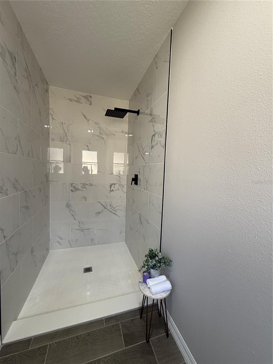 EAGLERIDGE PH 02 - Residential