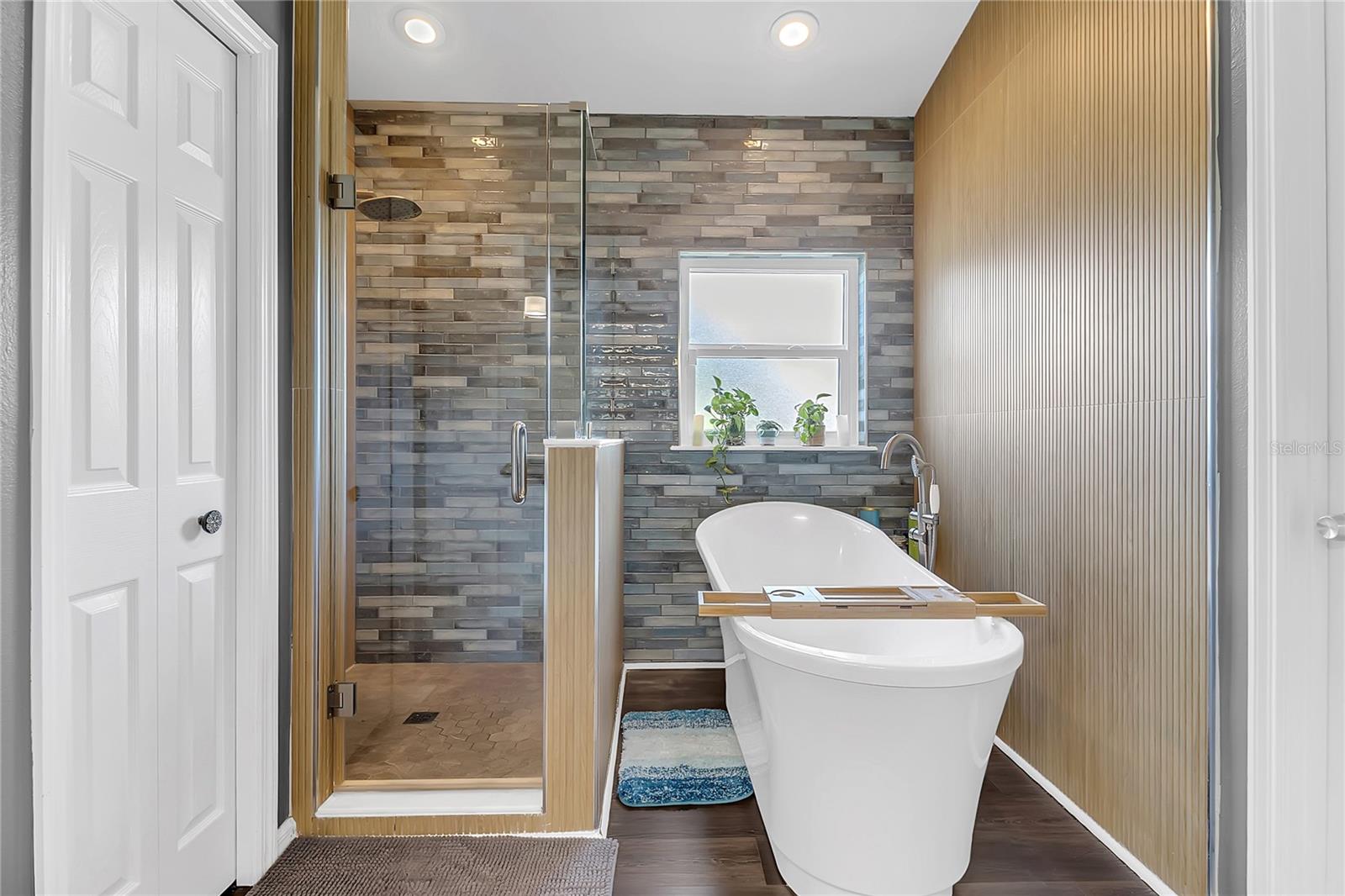 3245 COUNTRYSIDE VIEW DRIVE