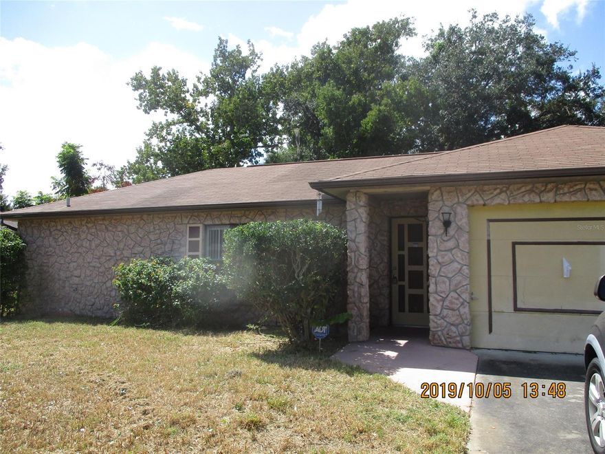 LOTS OF LIVING SPACE! SPLIT BEDROOM PLAN, LG LIVING RM, COZY DEN WITH FIREPLACE AND SCREENED IN PORCH. CONVENIENT LOCATION TO SHOPPING, RESTARAUNTS, HOSPITALS AND HIGHWAYS. WELL ESTABLISHED NEIGHBORHOOD. All offers must be submitted by Buyers agent via the RESNET Agent Portal, If your offer is accepted,you agree to be responsible for an offe submission technology fee of $150.00. The fee will be included on the closing disclosure and paid at the closing of the transaction. To submit your buyers offer, simply click on the link below. If you already hav e a RESNET account, you will be prompted to log in. If not, you will be prompted to create an account. To begin, click or paste this link into your web browser:https://agent.res.net/Offers.aspx?-1593339 ;Water: City