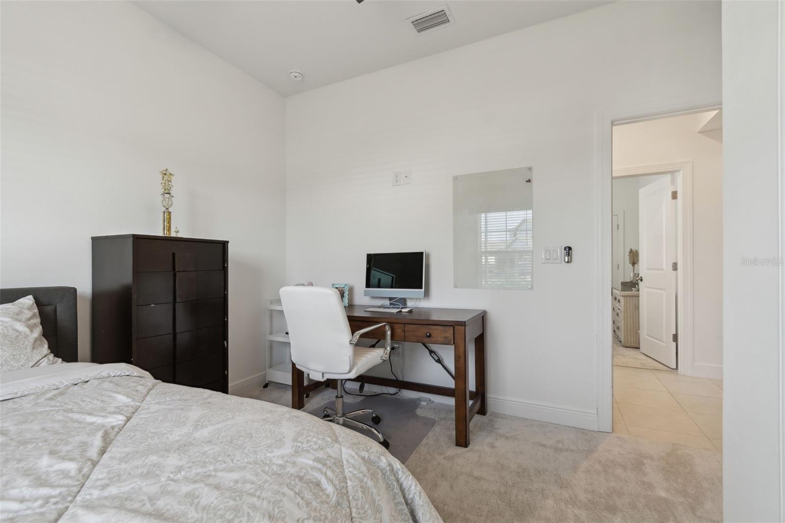 NORTH RIVER RMORGANS GLEN PH - Residential Lease