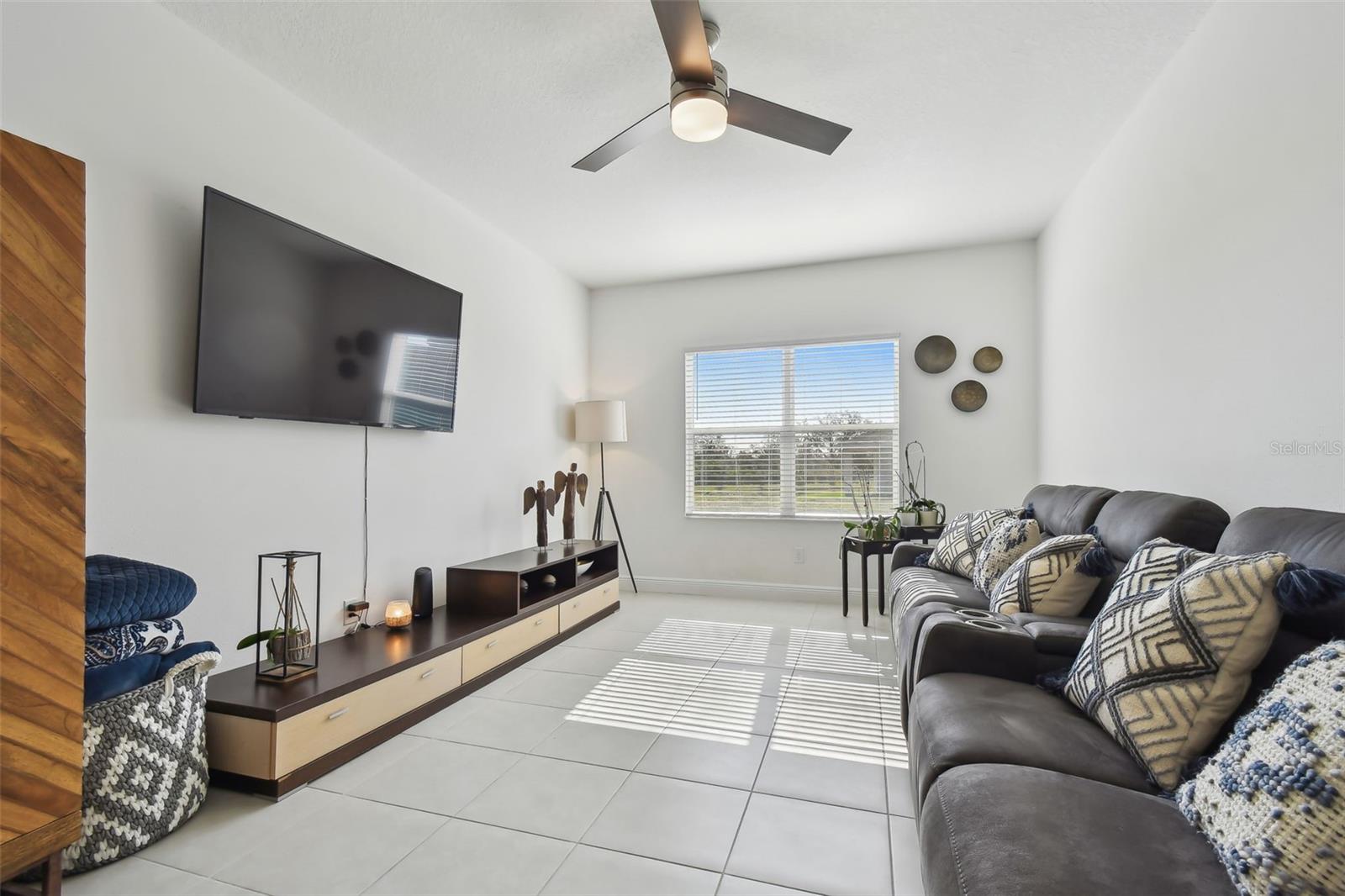 NORTH RIVER RMORGANS GLEN PH - Residential Lease
