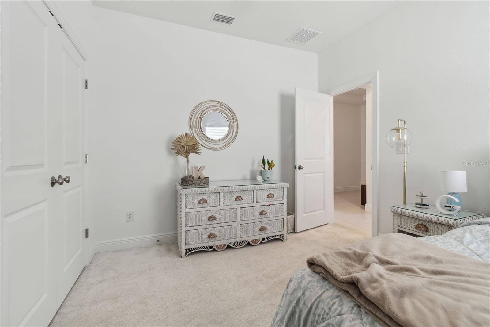 NORTH RIVER RMORGANS GLEN PH - Residential Lease