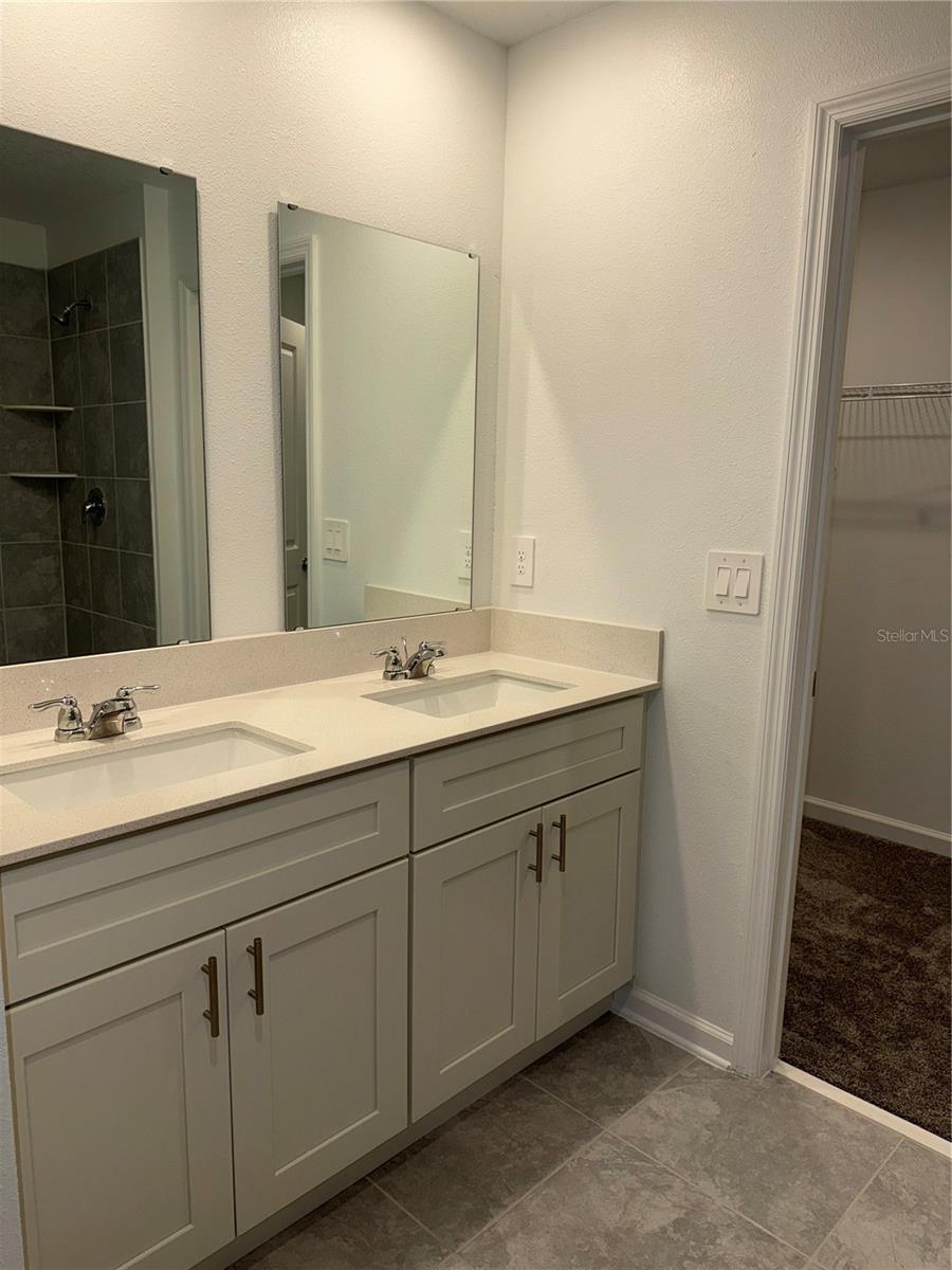 RANCHES/LK MCLEOD II - Residential Lease