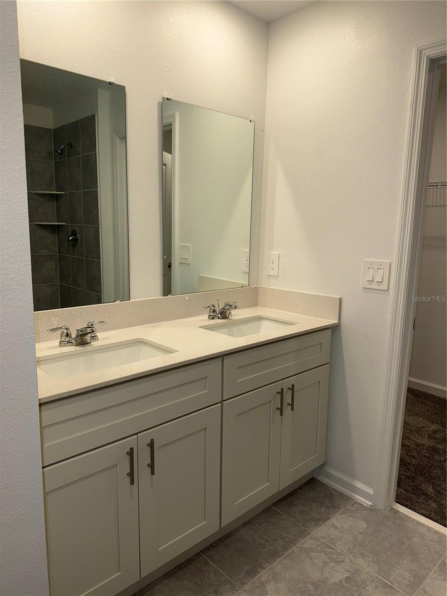 RANCHES/LK MCLEOD II - Residential Lease