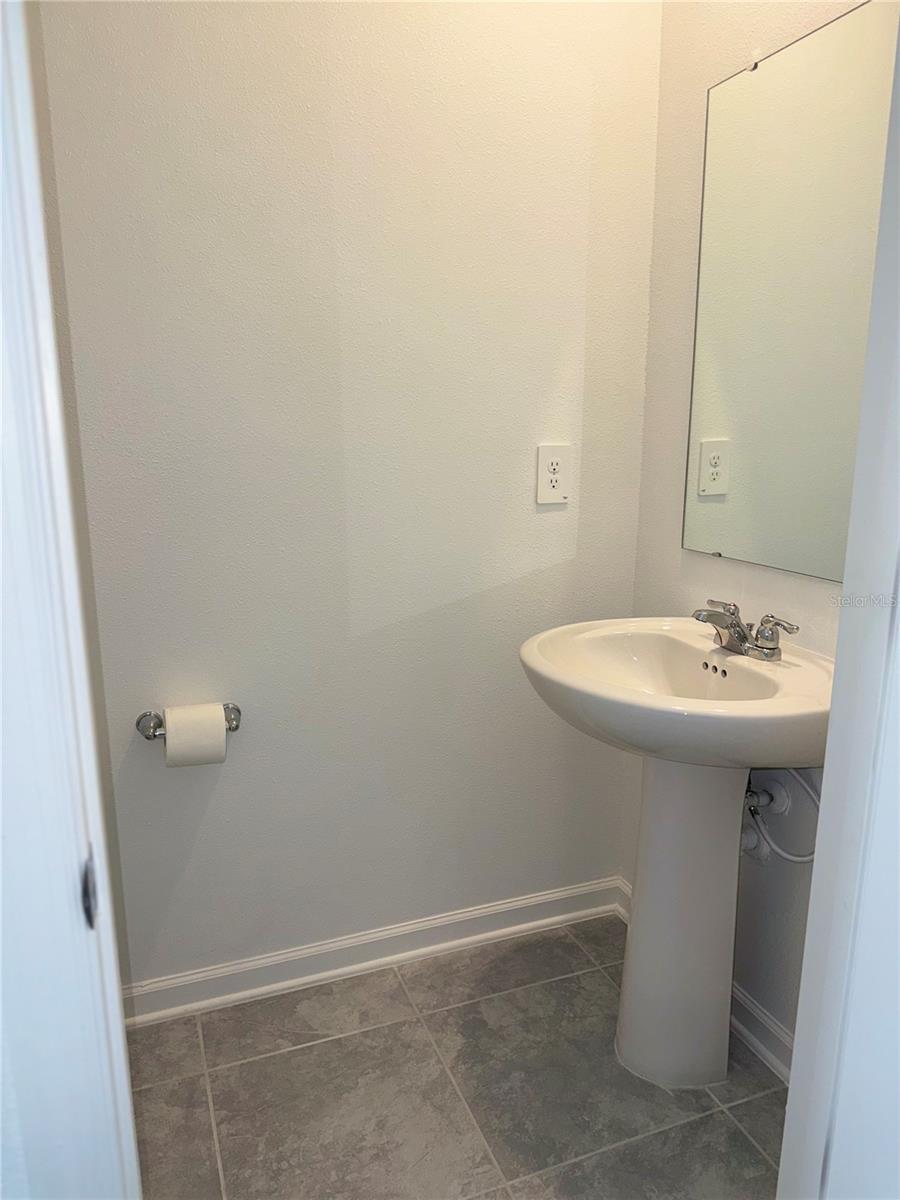 RANCHES/LK MCLEOD II - Residential Lease