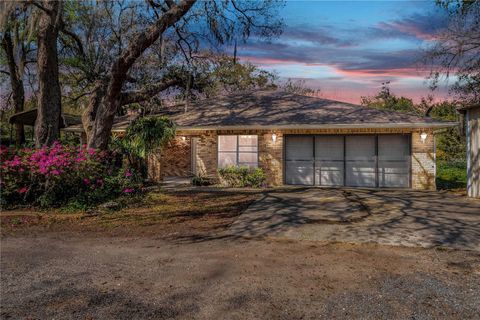50 LAKE DRIVE 1/2 DEBARY FL 32713