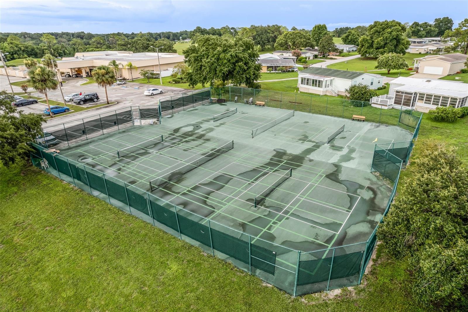 BANBURY VILLAGE CONDO - Residential