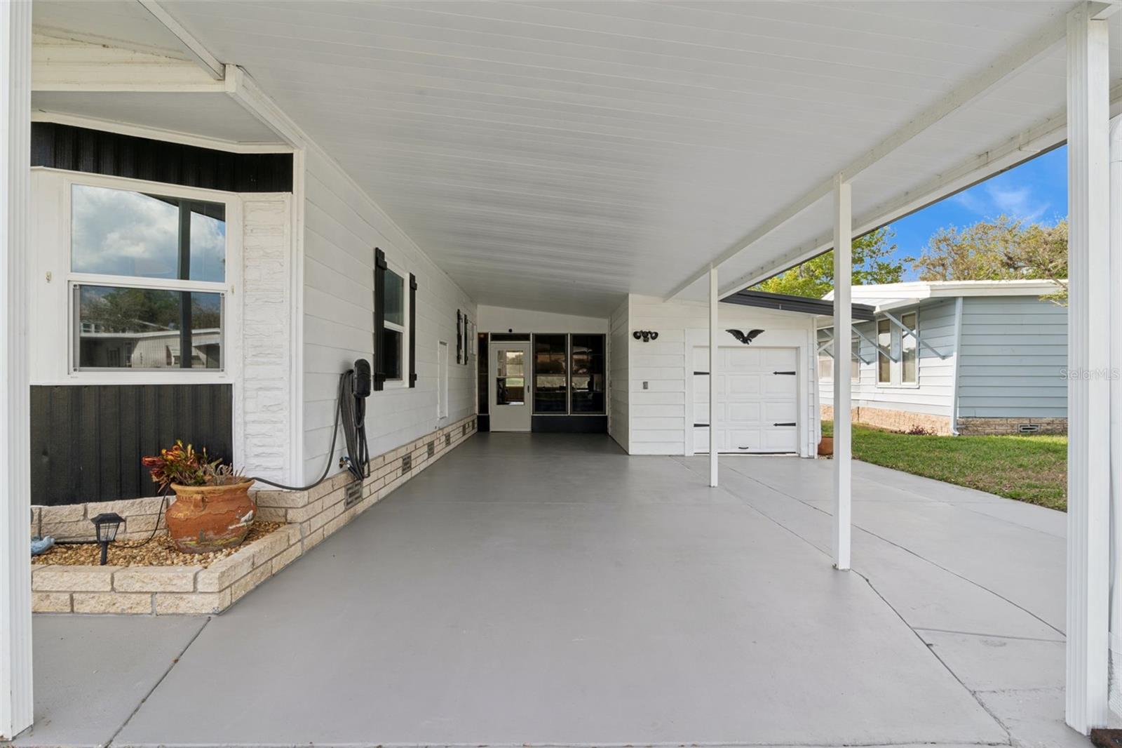 BANBURY VILLAGE CONDO - Residential