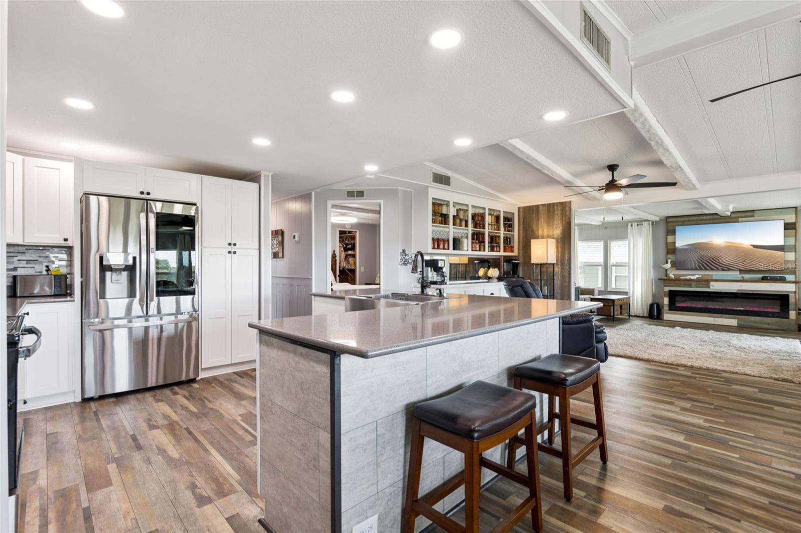 BANBURY VILLAGE CONDO - Residential