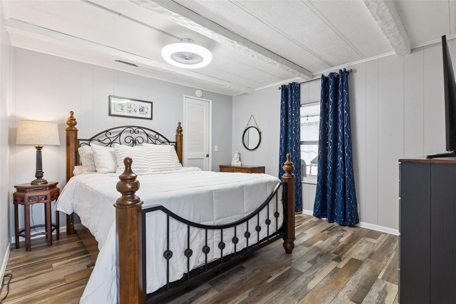 BANBURY VILLAGE CONDO - Residential