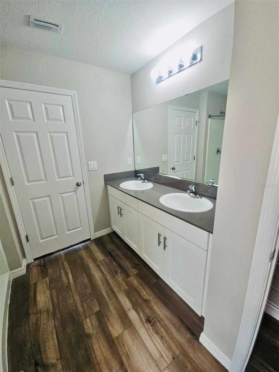 PASADENA POINT PH 1 - Residential Lease