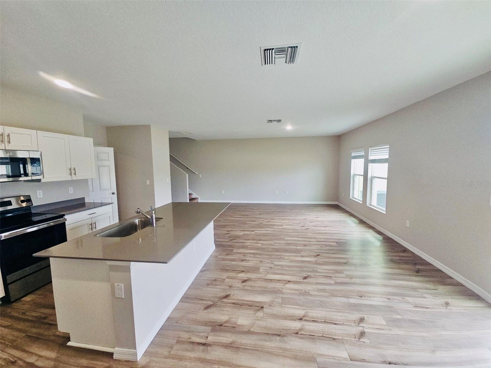 PASADENA POINT PH 1 - Residential Lease