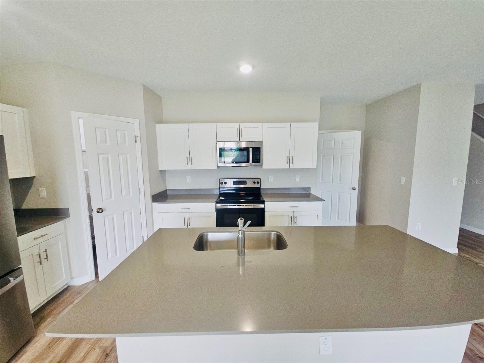 PASADENA POINT PH 1 - Residential Lease