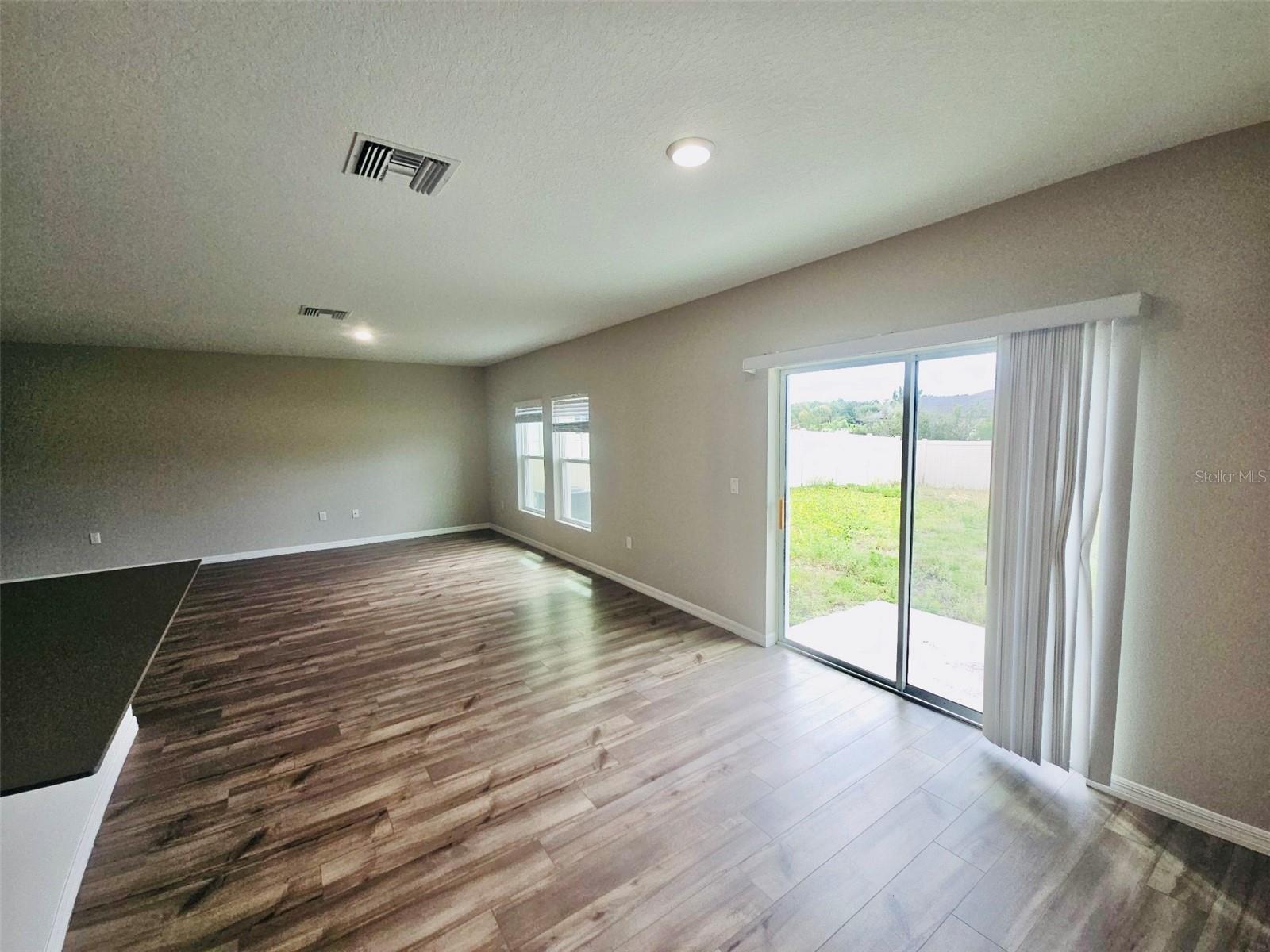 PASADENA POINT PH 1 - Residential Lease