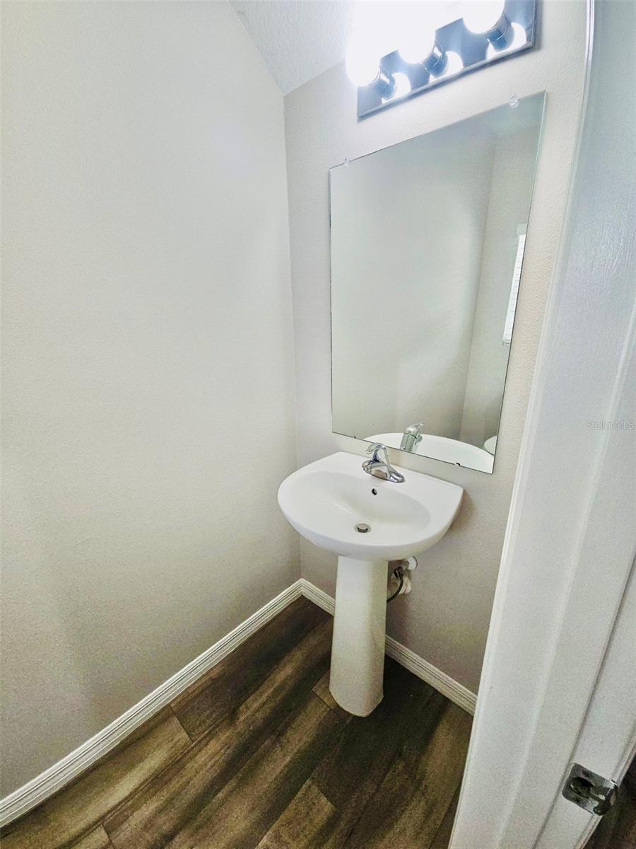 PASADENA POINT PH 1 - Residential Lease