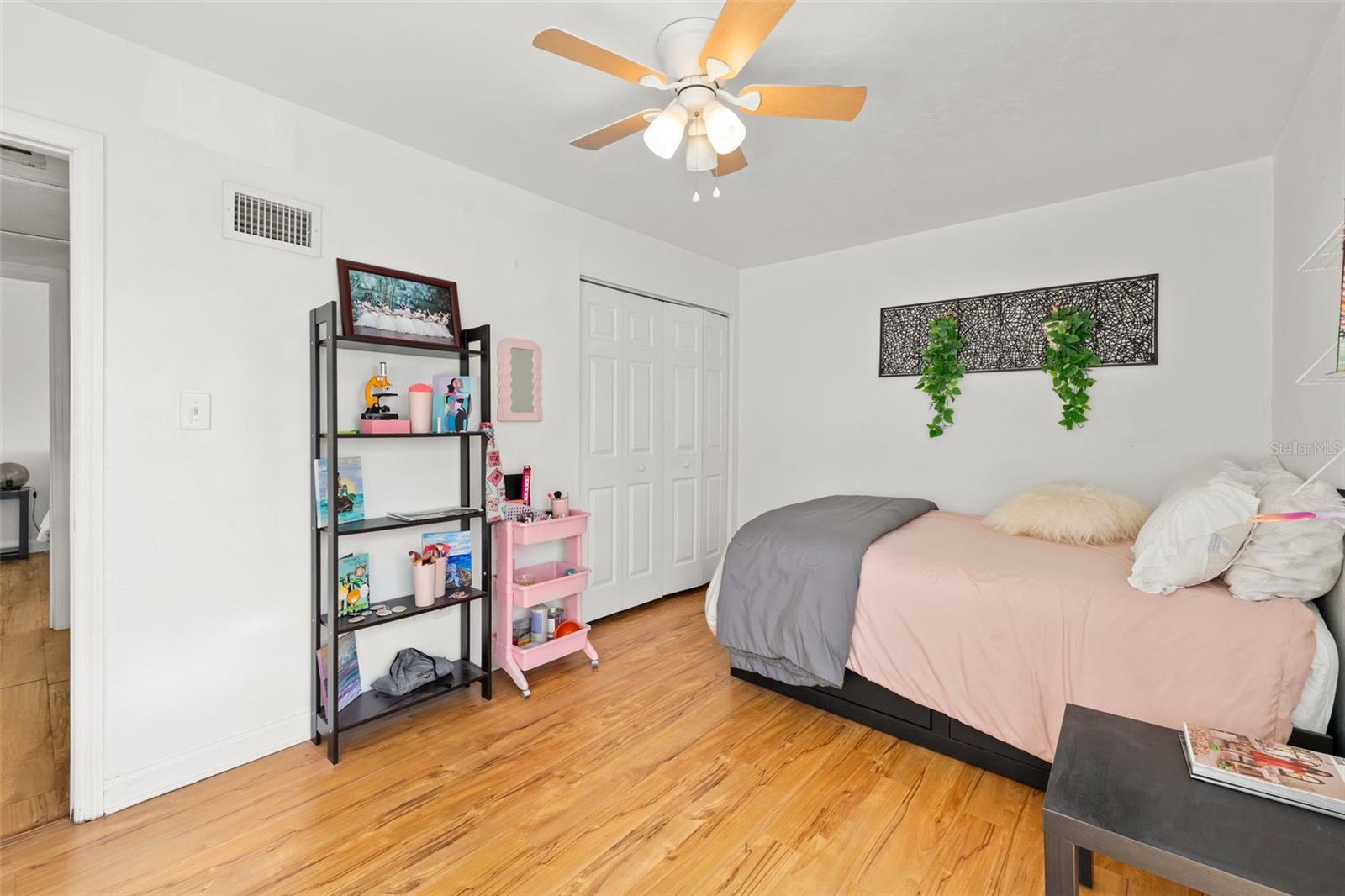 SUMMIT HOUSE - Residential