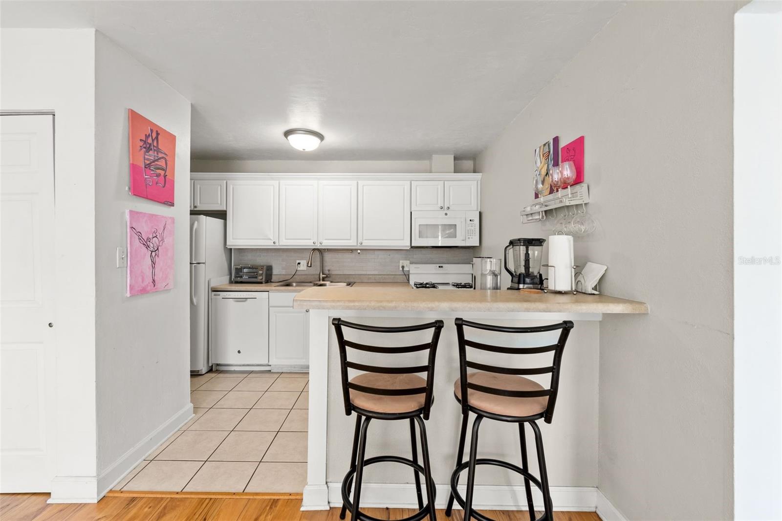 SUMMIT HOUSE - Residential