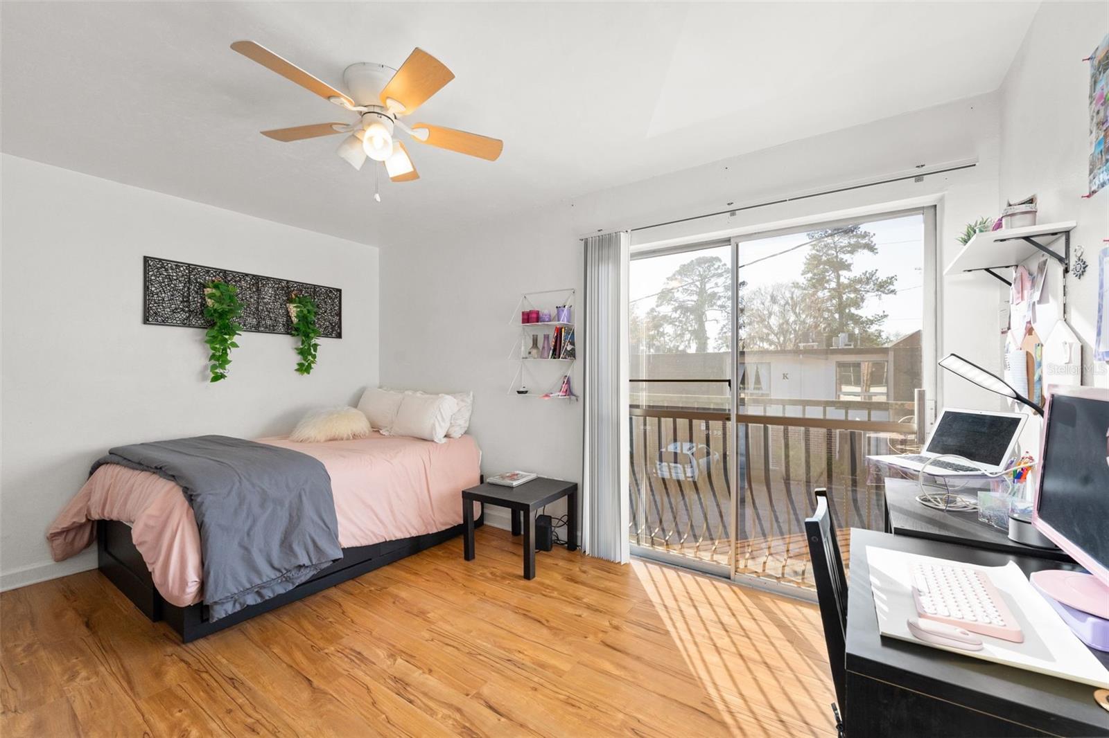 SUMMIT HOUSE - Residential