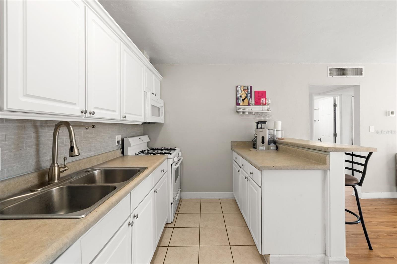 SUMMIT HOUSE - Residential