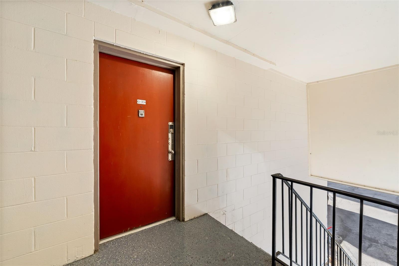 SUMMIT HOUSE - Residential