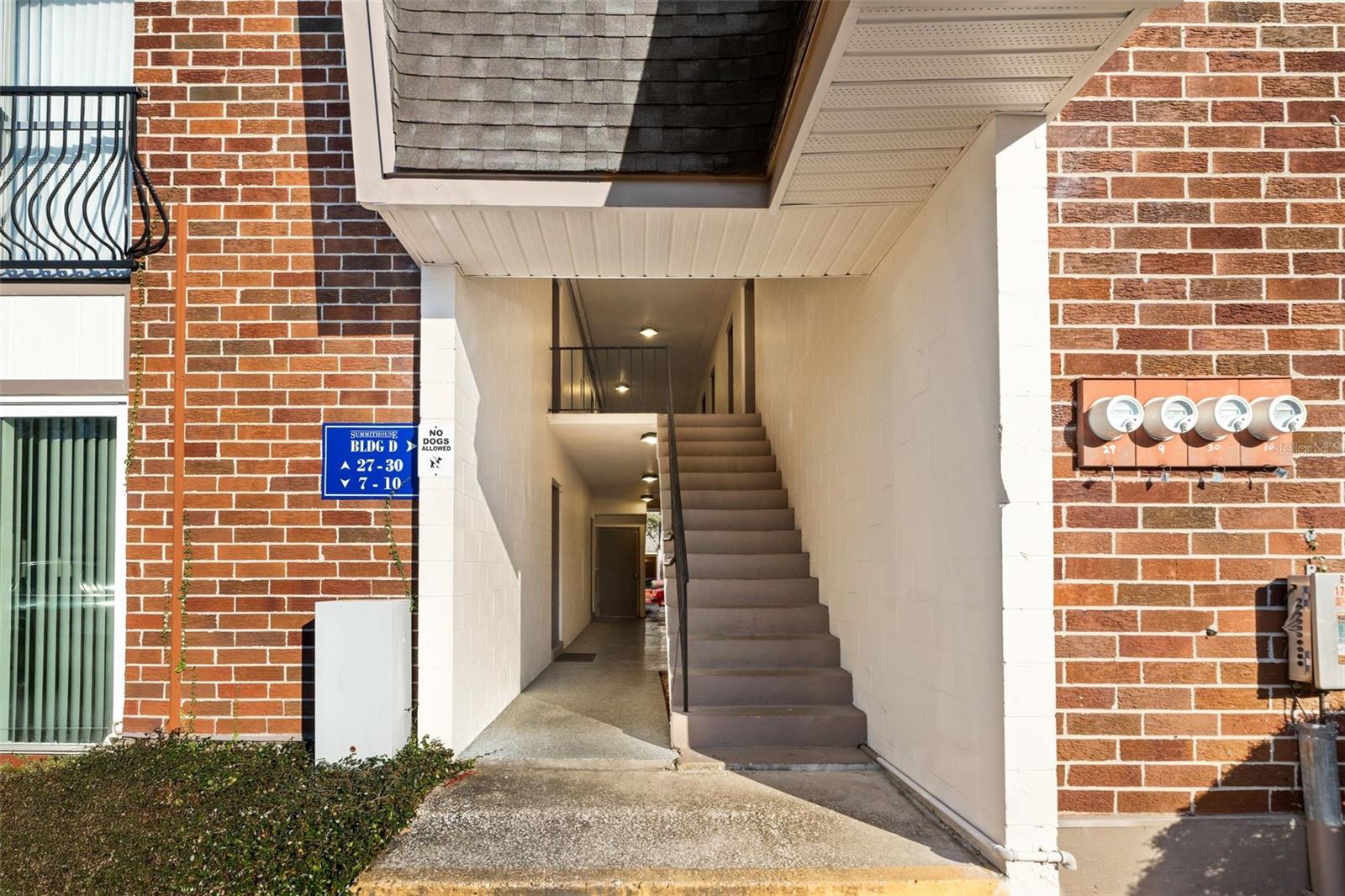 SUMMIT HOUSE - Residential