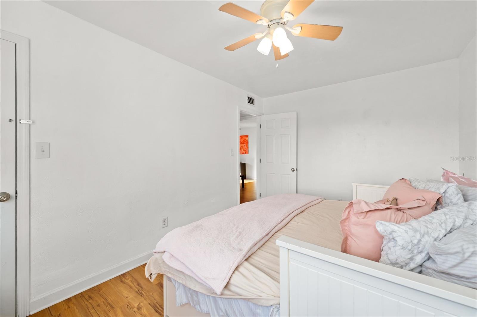 SUMMIT HOUSE - Residential