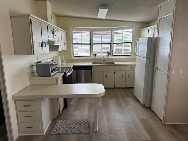 RIDGEWOOD OAKS PH II & III - Residential