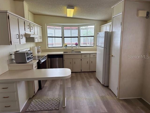 RIDGEWOOD OAKS PH II & III - Residential